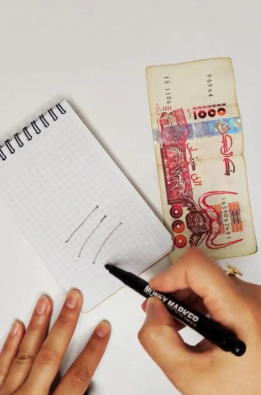 قلم كشف الأوراق المزورة – أداة دقيقة لفحص النقود والوثائق